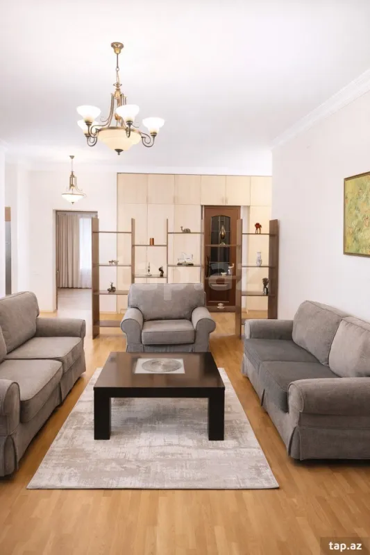 Kirayə verilir 3 otaqlı yeni tikili 120 m²