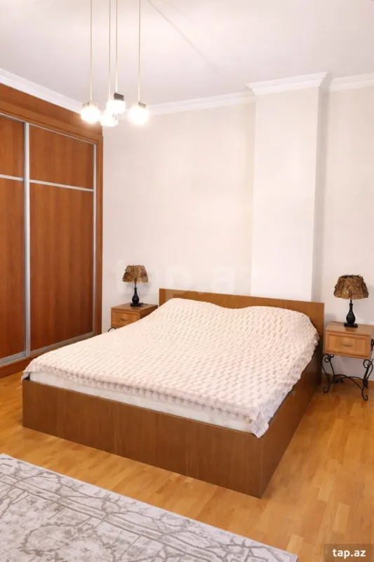 Kirayə verilir 3 otaqlı yeni tikili 120 m²