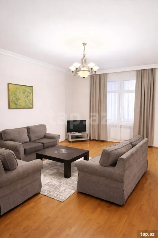 Kirayə verilir 3 otaqlı yeni tikili 120 m²