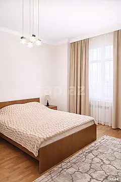 Kirayə verilir 3 otaqlı yeni tikili 120 m²