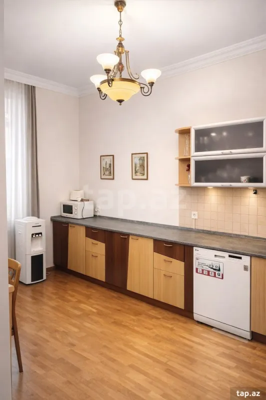 Kirayə verilir 3 otaqlı yeni tikili 120 m²