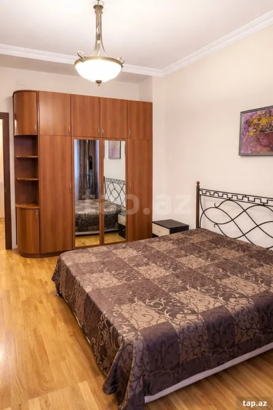 Kirayə verilir 3 otaqlı yeni tikili 120 m²