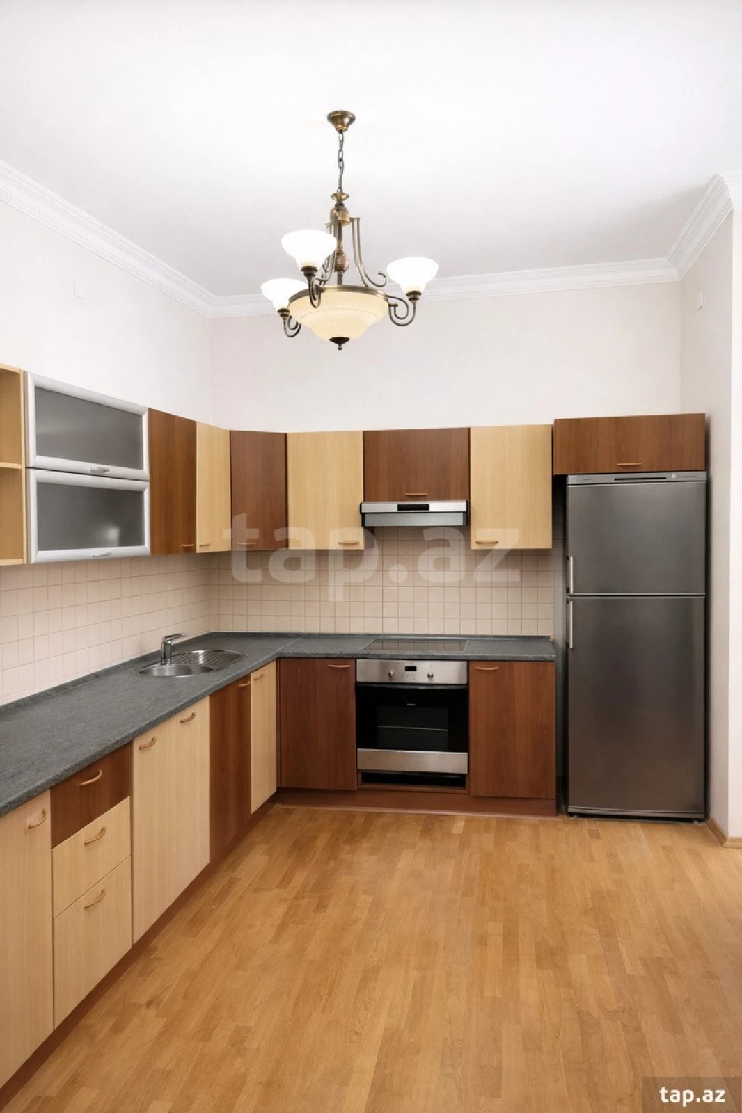 Kirayə verilir 3 otaqlı yeni tikili 120 m²