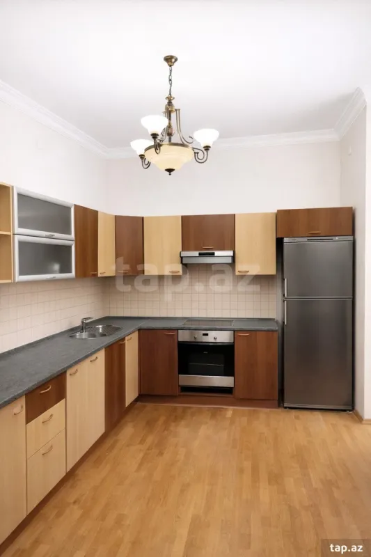 Kirayə verilir 3 otaqlı yeni tikili 120 m²