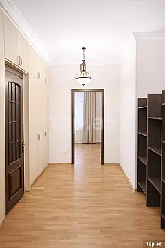 Kirayə verilir 3 otaqlı yeni tikili 120 m²
