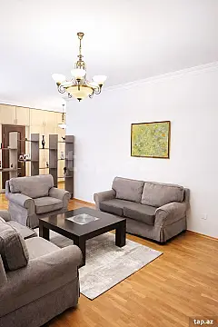 Kirayə verilir 3 otaqlı yeni tikili 120 m²