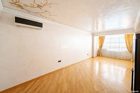 Satılır 2 otaqlı yeni tikili 75 m²