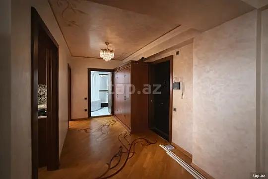 Satılır 2 otaqlı yeni tikili 75 m²