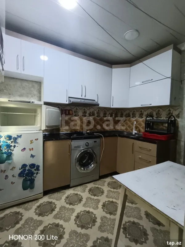 Kirayə verilir 2 otaqlı yeni tikili 50 m²