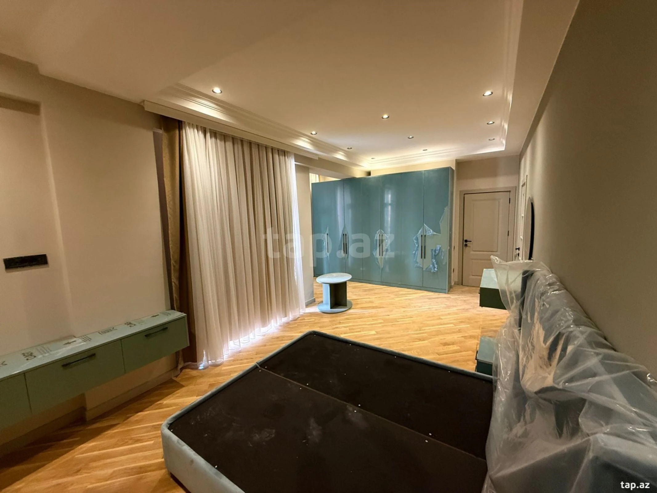 Satılır 3 otaqlı yeni tikili 122 m²