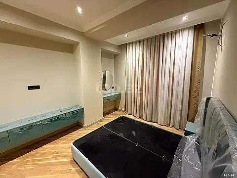 Satılır 3 otaqlı yeni tikili 122 m²