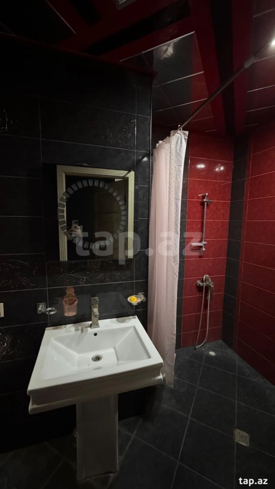 Kirayə verilir 2 otaqlı yeni tikili 70 m²