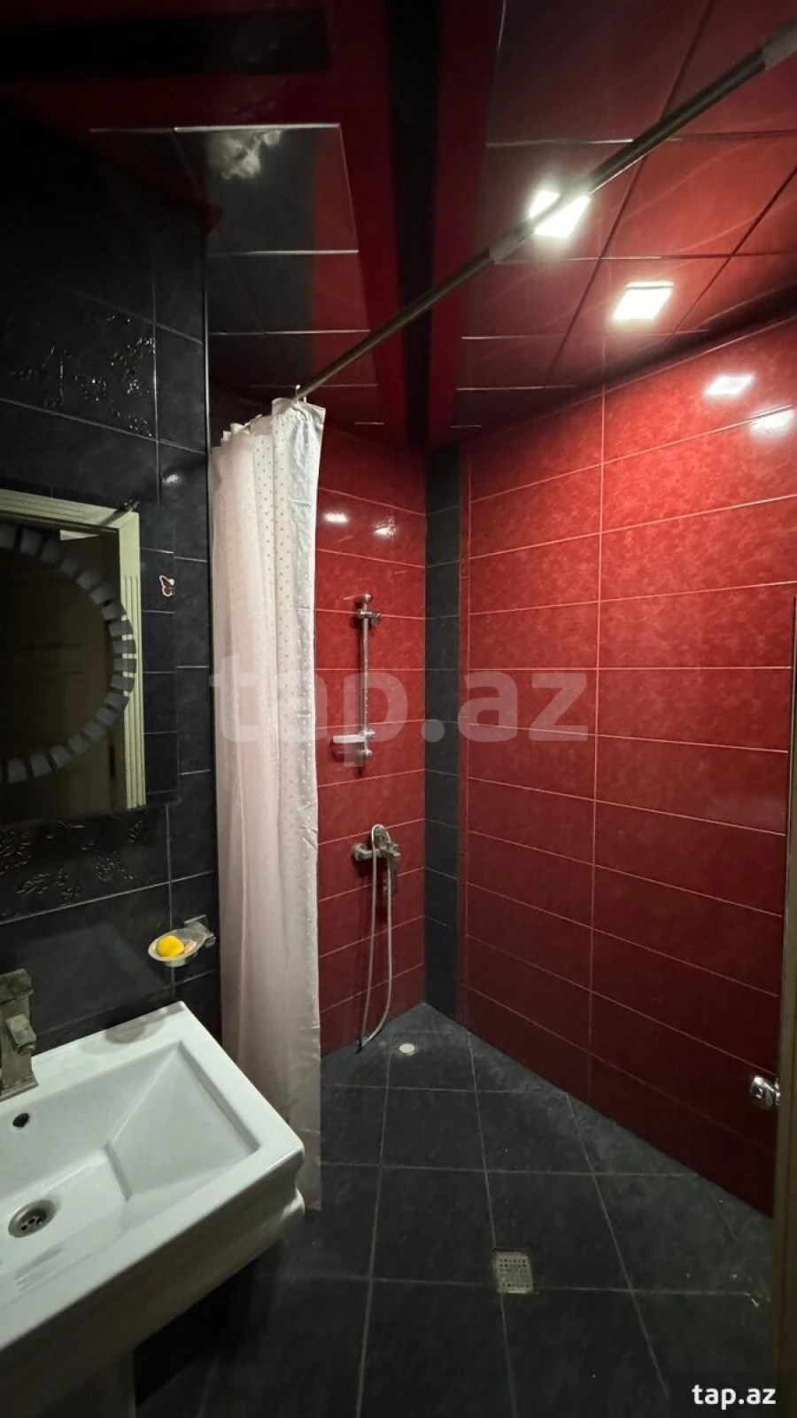 Kirayə verilir 2 otaqlı yeni tikili 70 m²