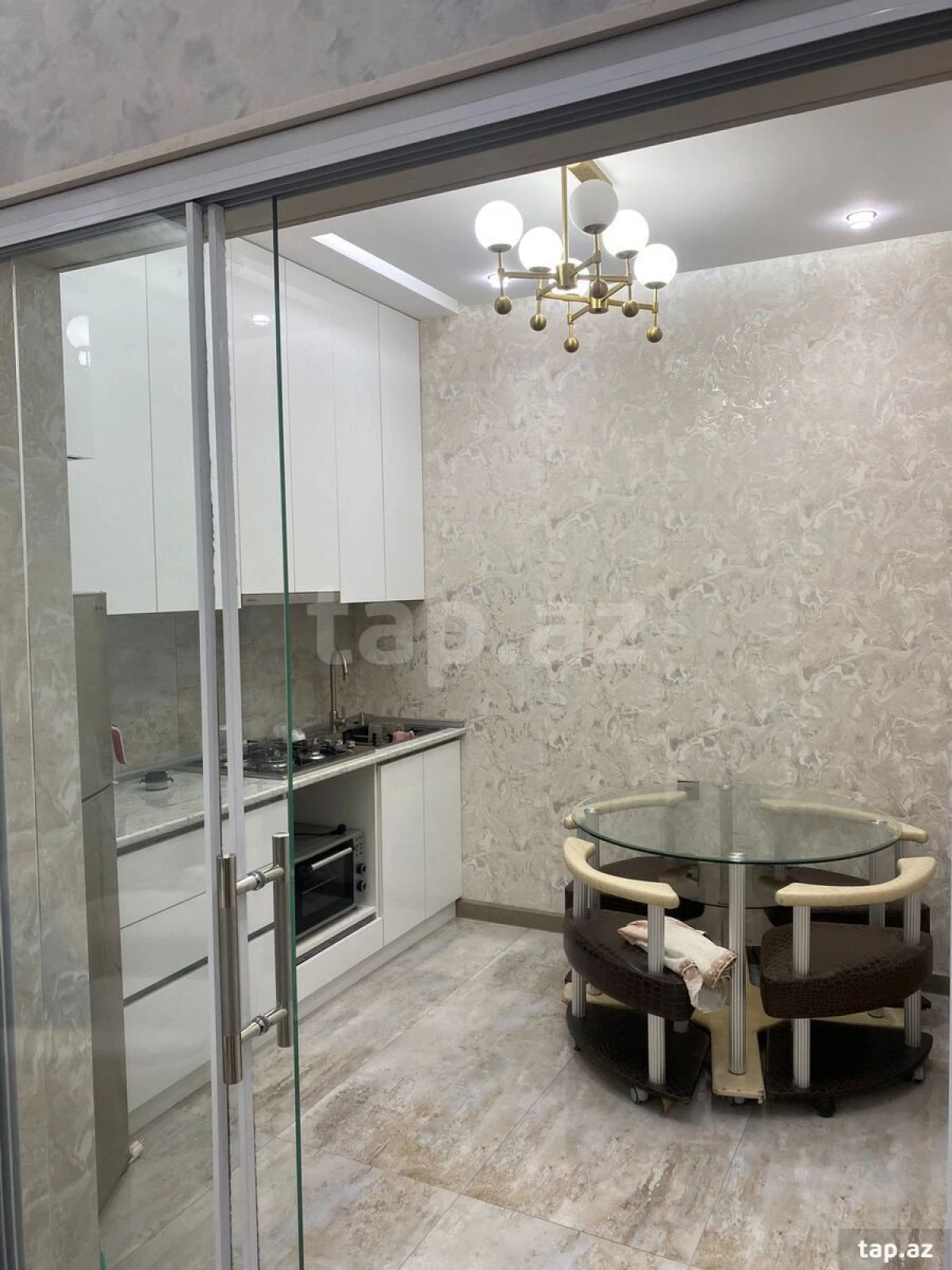 Kirayə verilir 2 otaqlı yeni tikili 75 m²