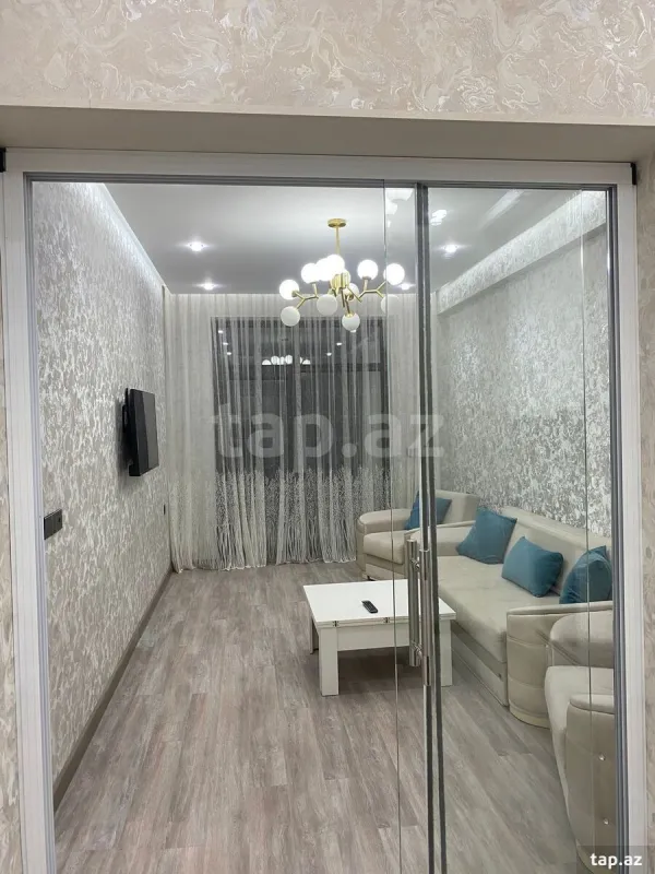 Kirayə verilir 2 otaqlı yeni tikili 75 m²