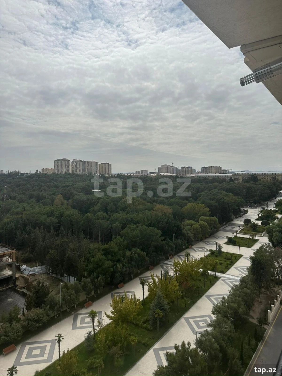 Kirayə verilir 2 otaqlı yeni tikili 75 m²