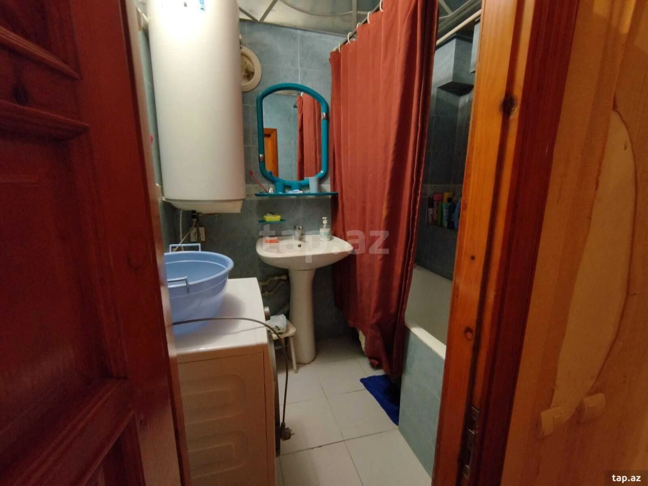 Satılır 4 otaqlı mənzil 120 m²