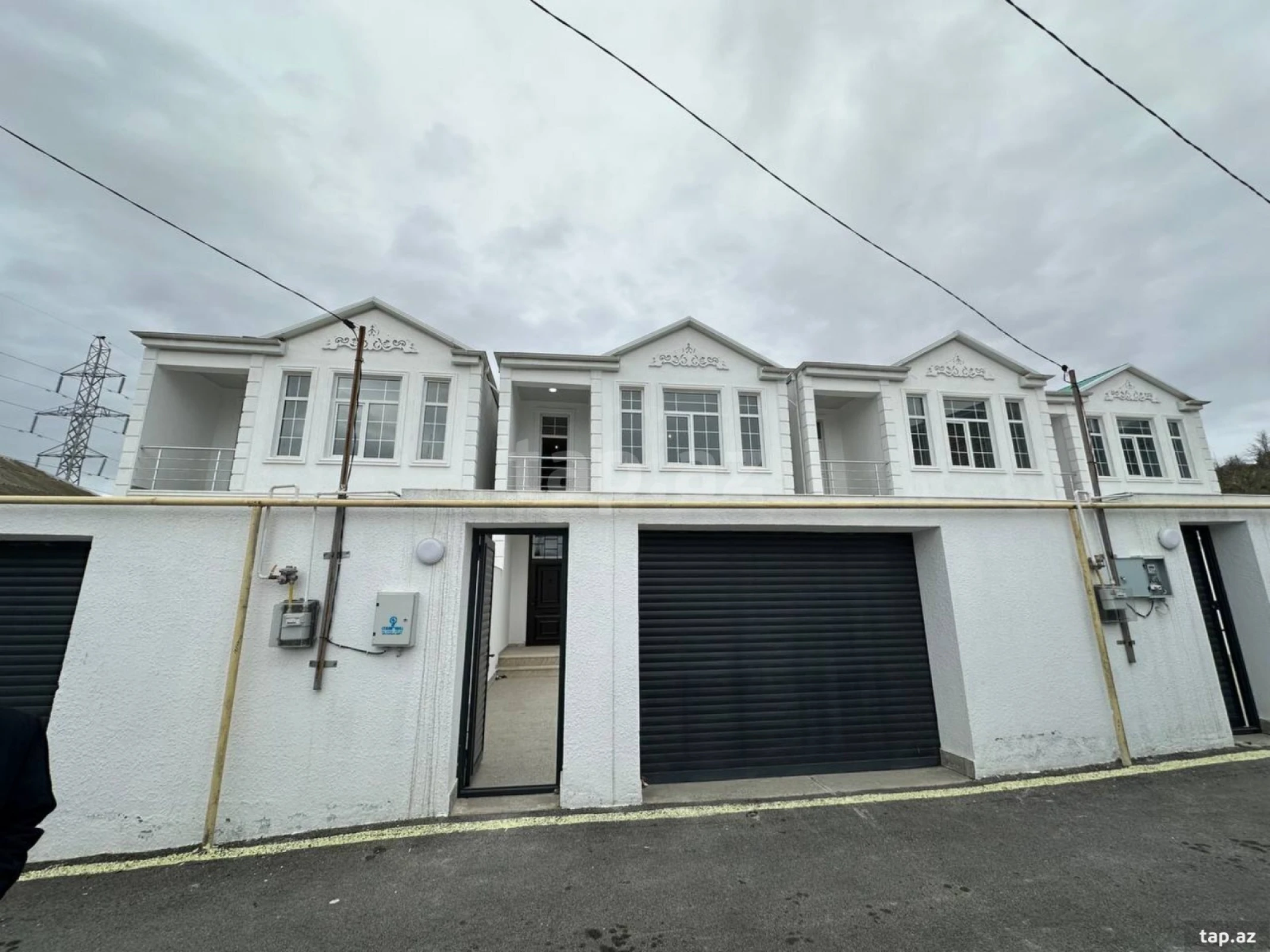 Satılır 5 otaqlı həyət evi 100 m²