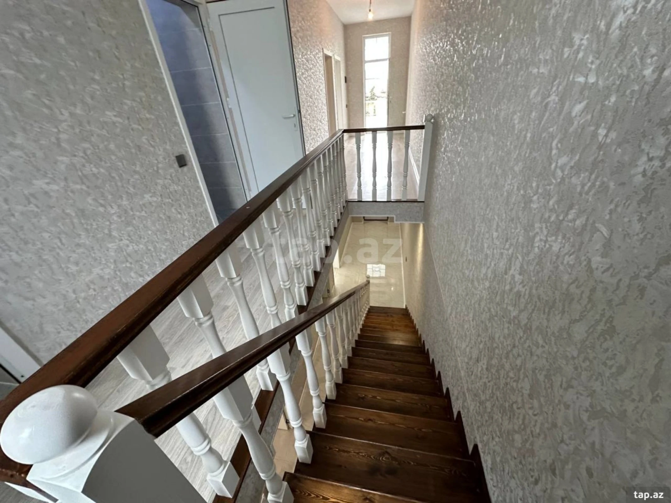 Satılır 5 otaqlı həyət evi 100 m²