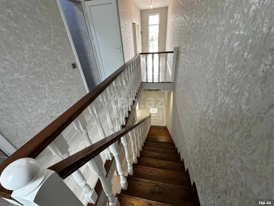 Satılır 5 otaqlı həyət evi 100 m²