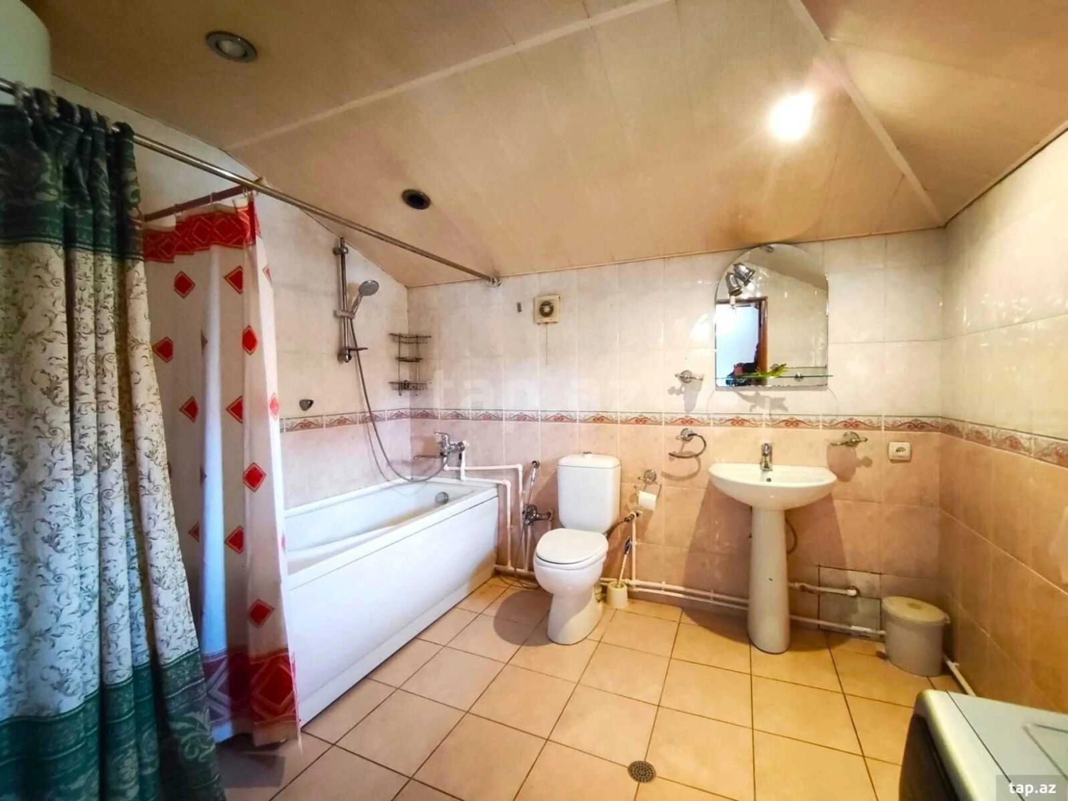 Kirayə verilir 4 otaqlı mənzil 120 m²