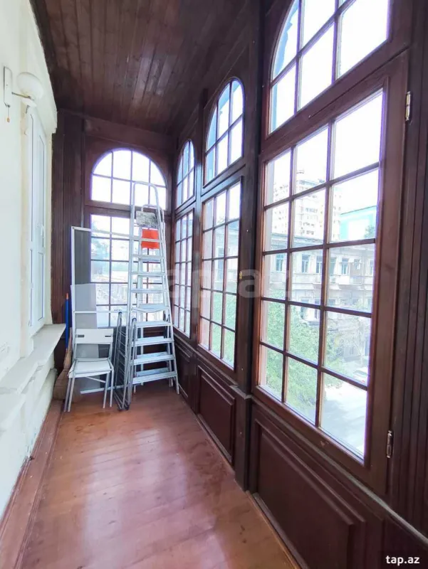 Kirayə verilir 4 otaqlı mənzil 120 m²