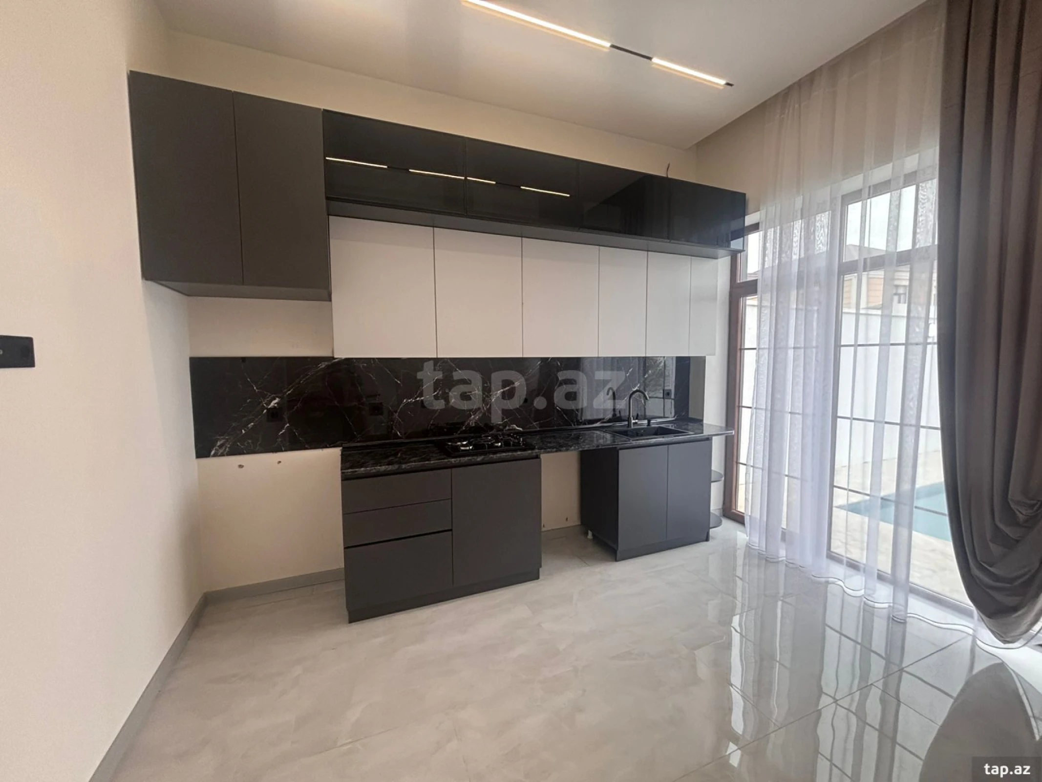 Satılır 4 otaqlı həyət evi 140 m²