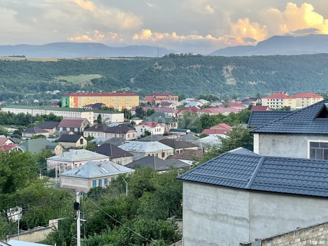 Kirayə verilir 4 otaqlı həyət evi 200 m²