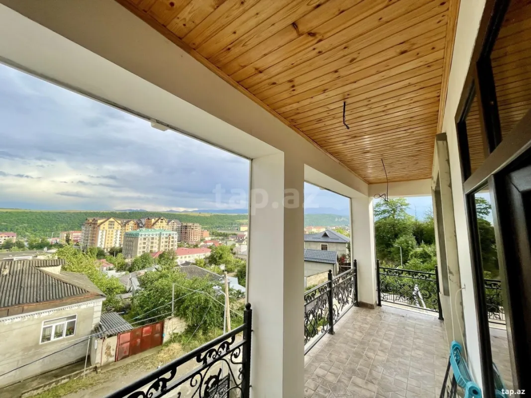 Kirayə verilir 4 otaqlı həyət evi 200 m²