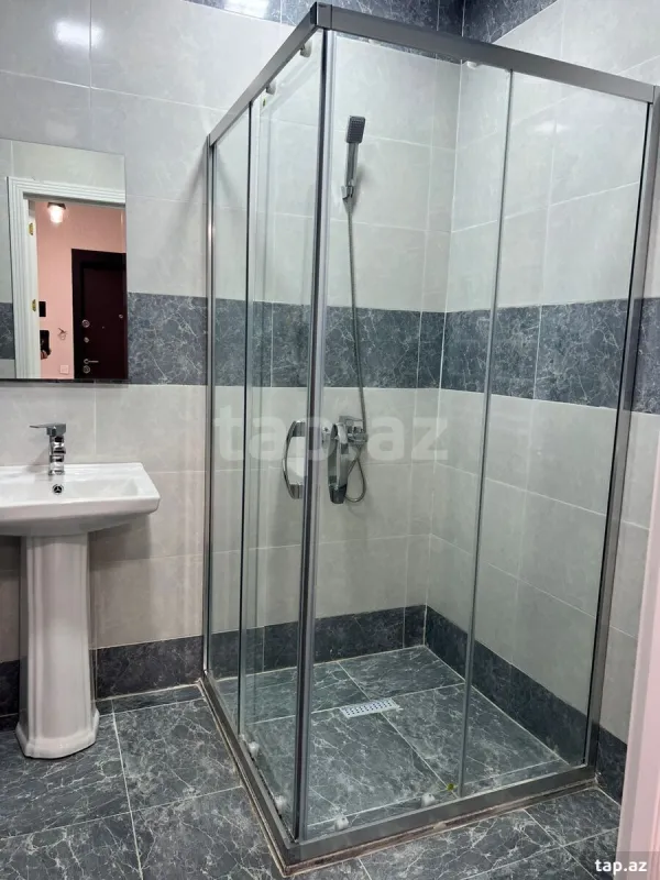 Kirayə verilir 2 otaqlı yeni tikili 80 m²