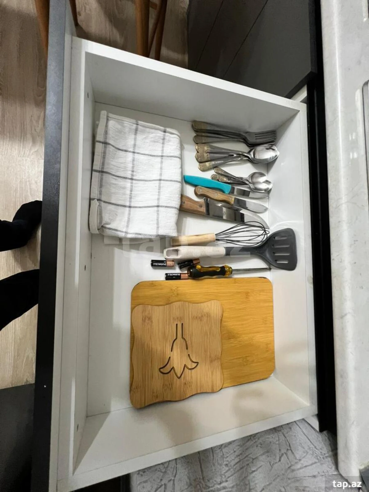 Kirayə verilir 2 otaqlı yeni tikili 80 m²