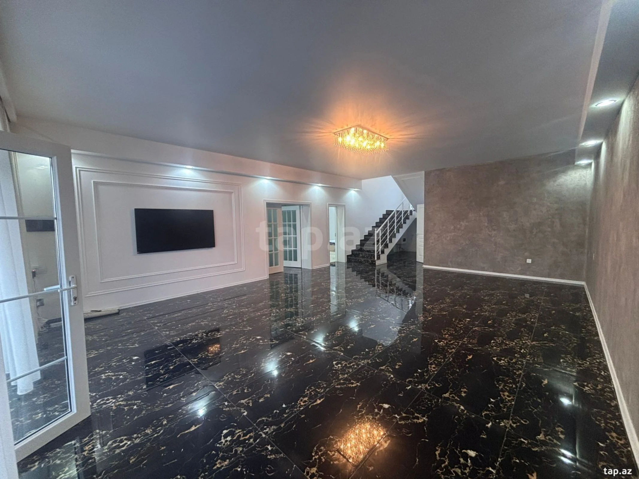 Satılır 4 otaqlı həyət evi 330 m²