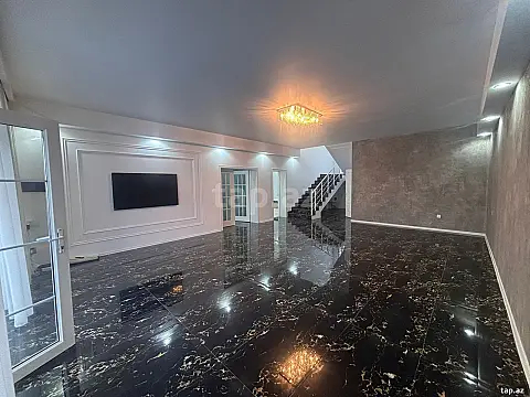 Satılır 4 otaqlı həyət evi 330 m²