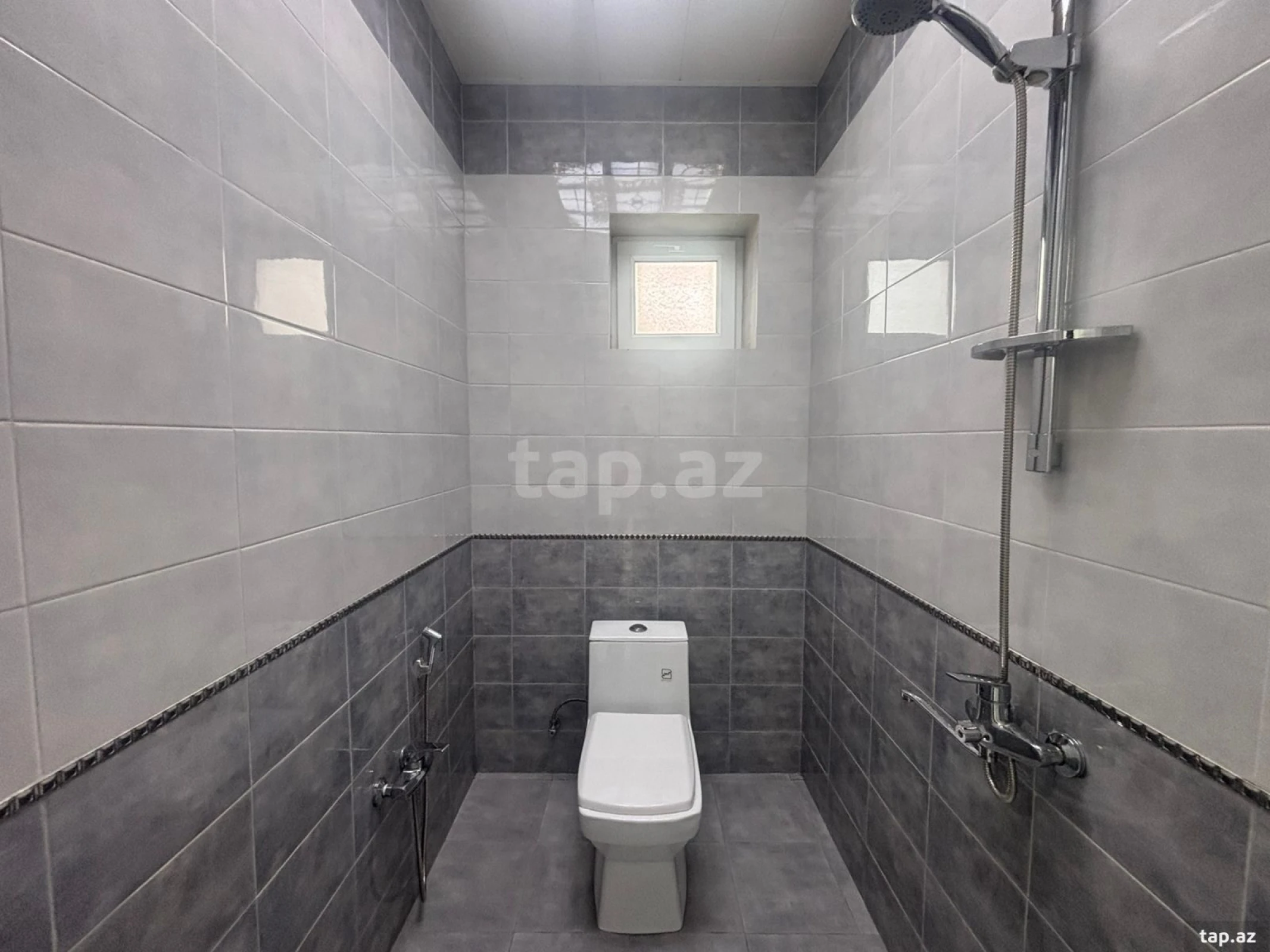 Satılır 4 otaqlı həyət evi 330 m²