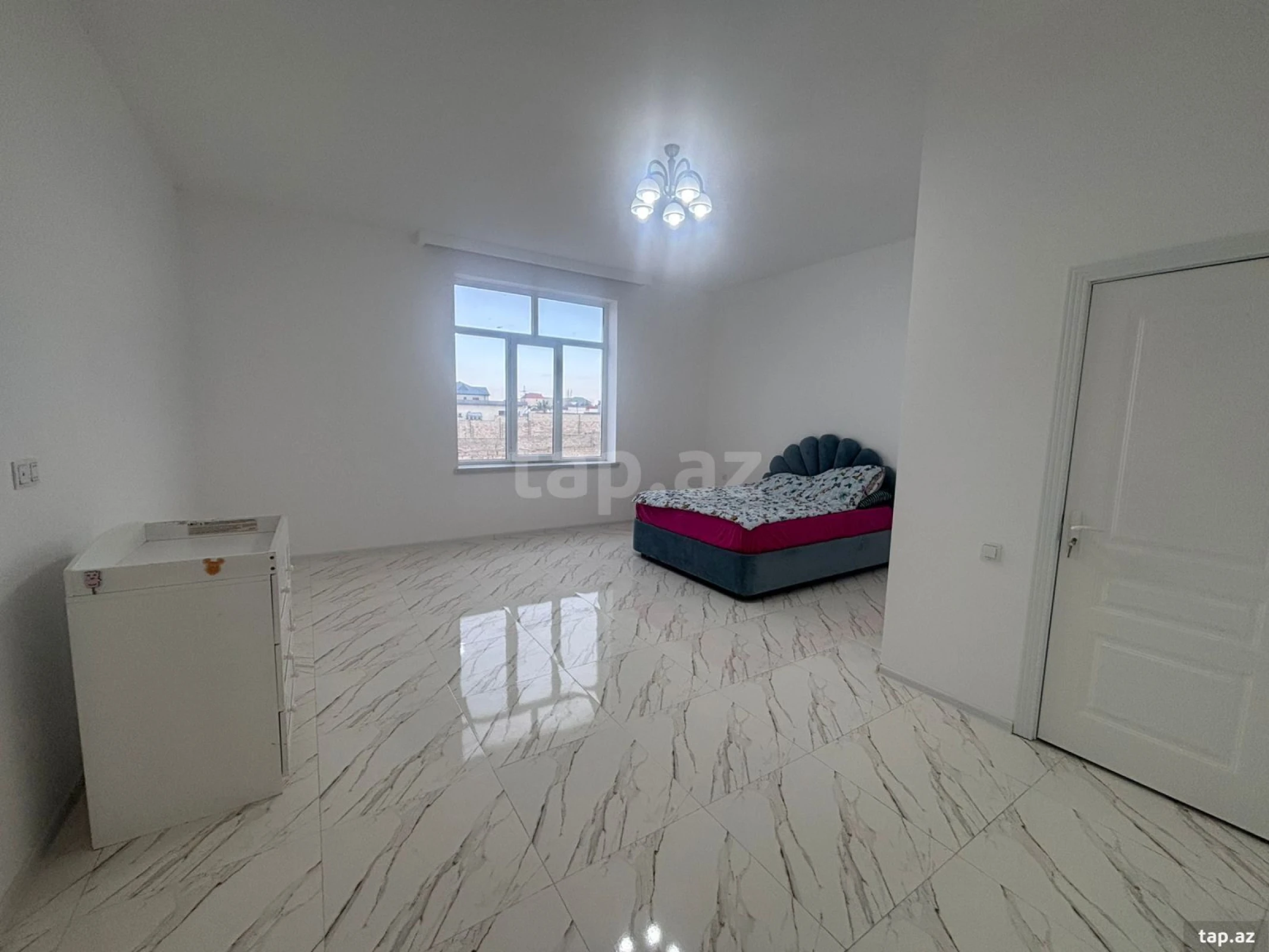 Satılır 4 otaqlı həyət evi 330 m²