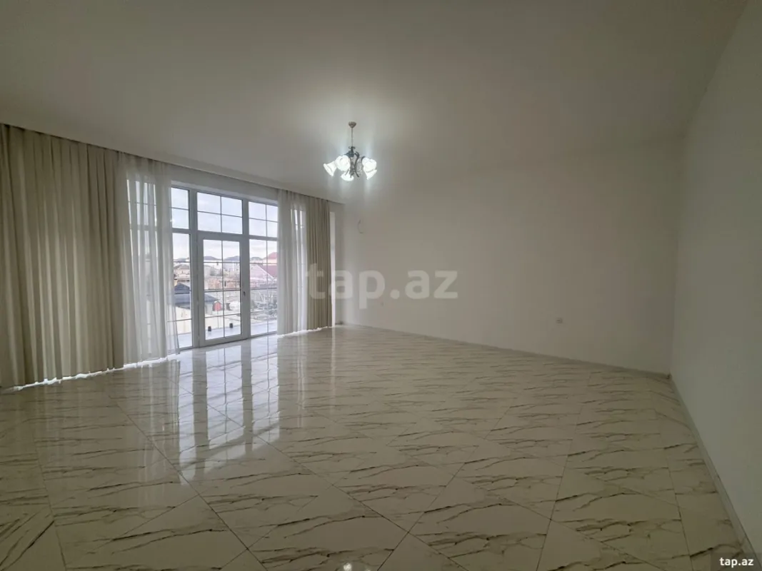 Satılır 4 otaqlı həyət evi 330 m²