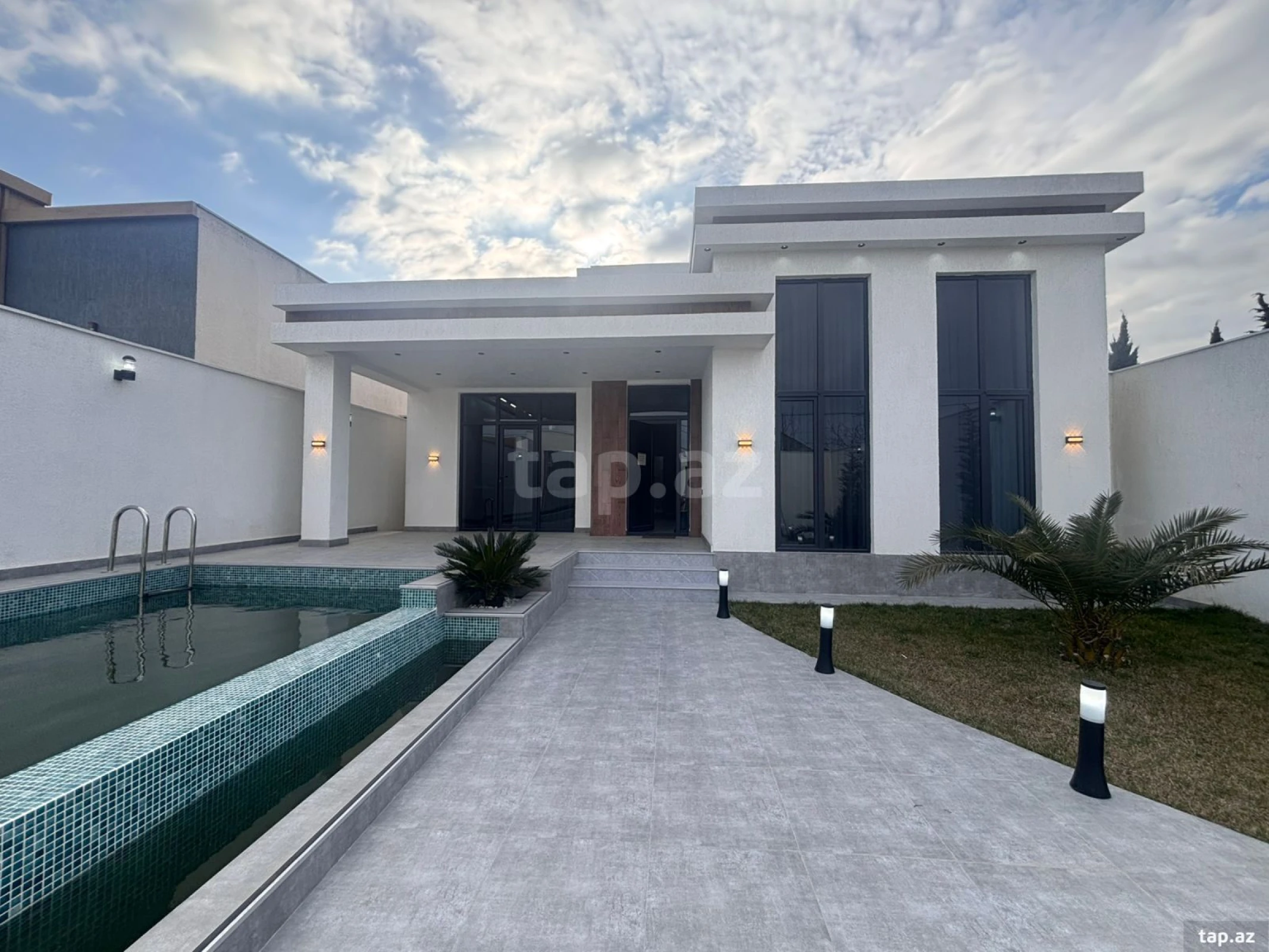 Satılır 4 otaqlı həyət evi 160 m²