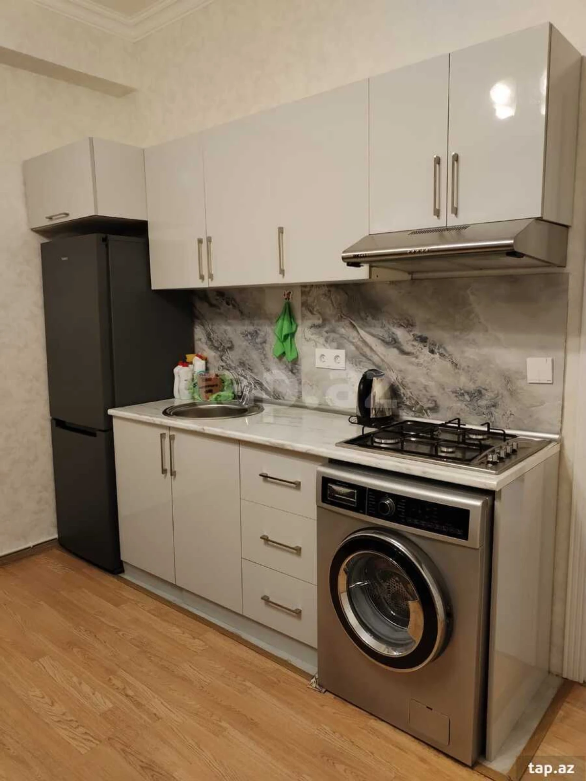 Kirayə verilir 2 otaqlı yeni tikili 68 m²