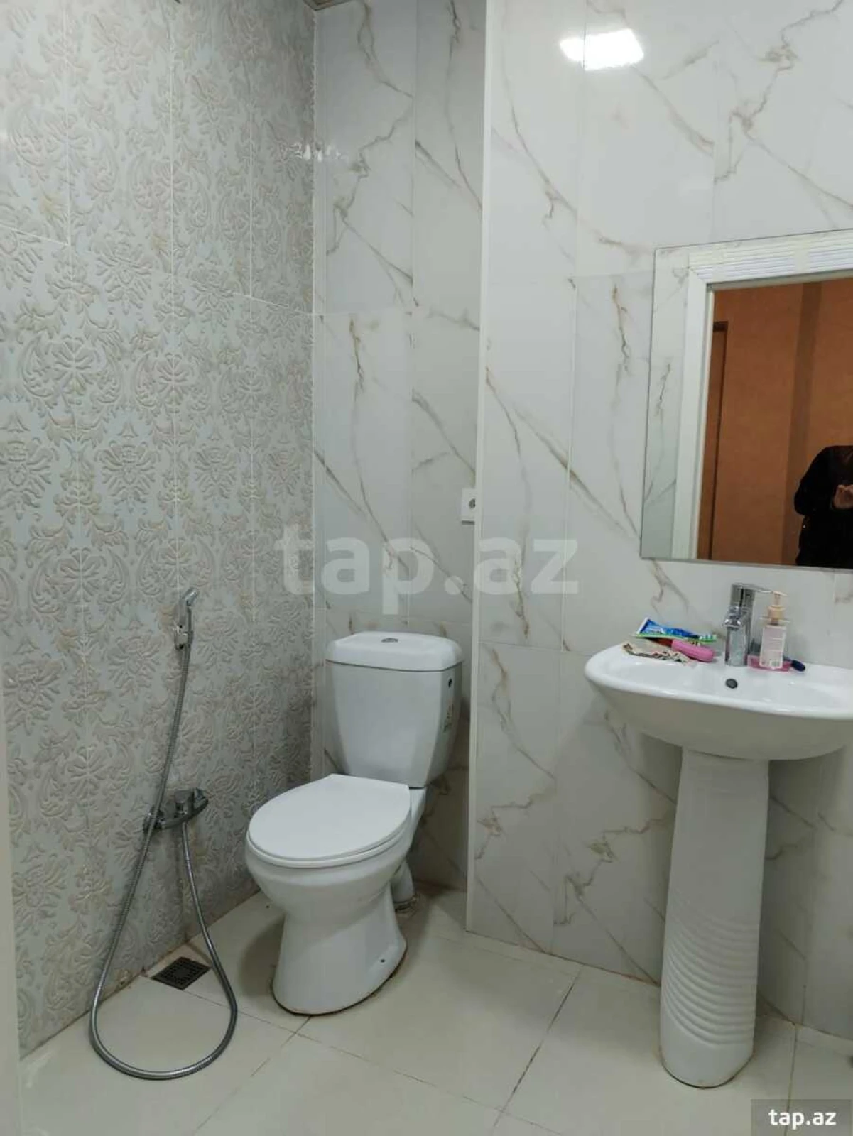 Kirayə verilir 2 otaqlı yeni tikili 68 m²