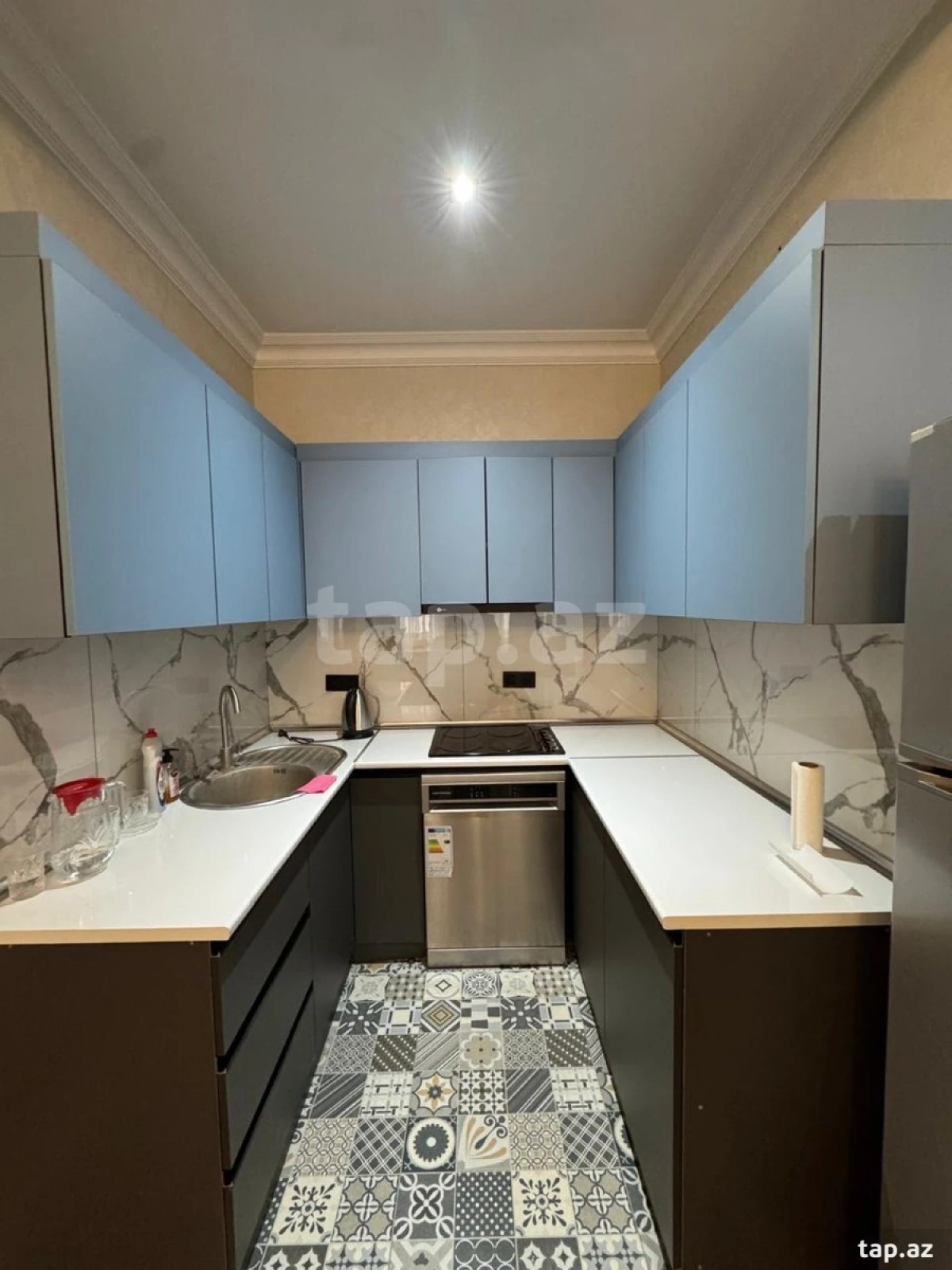 Kirayə verilir 3 otaqlı yeni tikili 85 m²