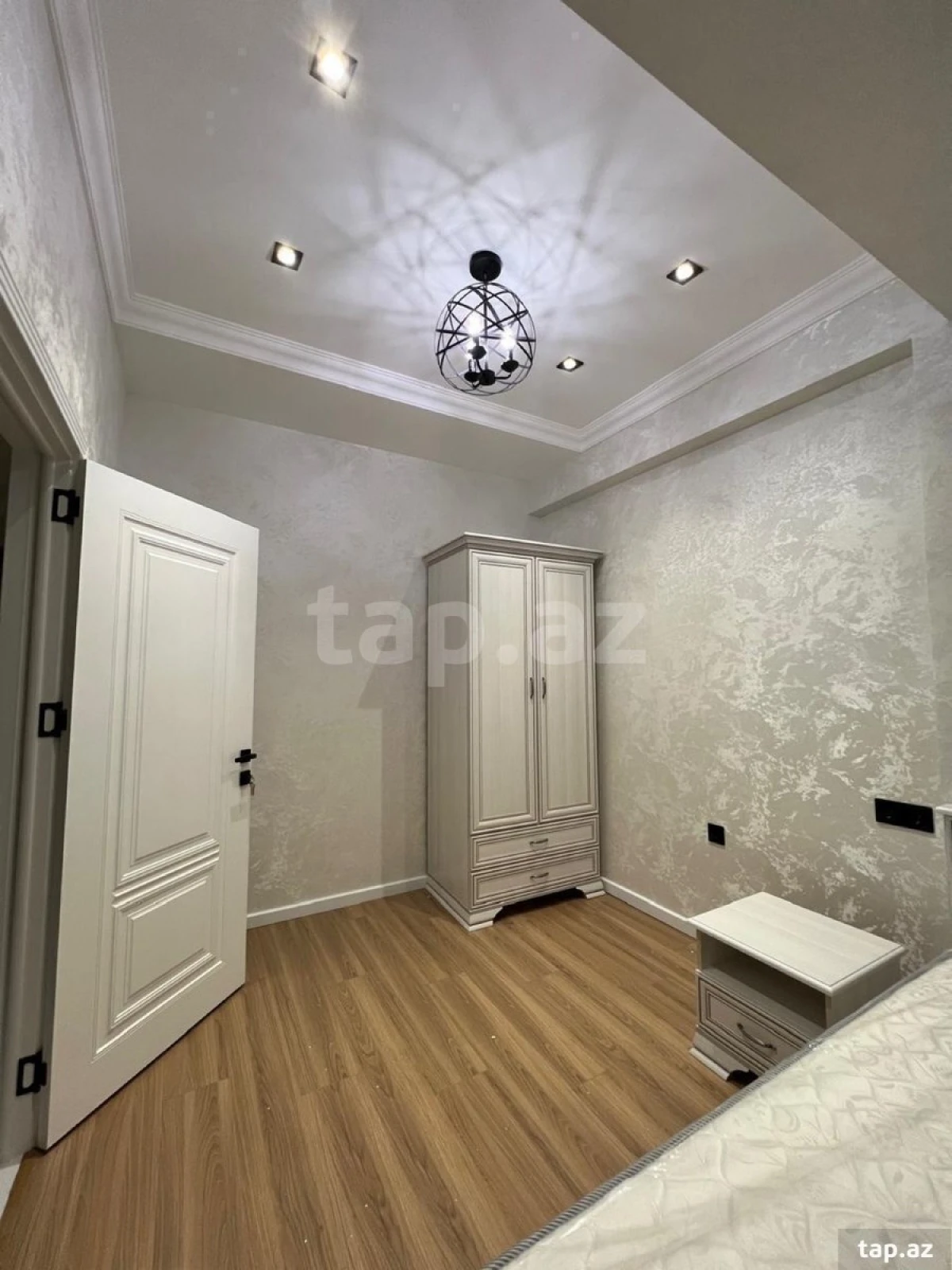 Kirayə verilir 3 otaqlı yeni tikili 113 m²