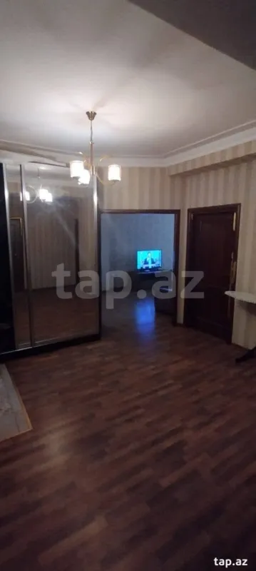 Kirayə verilir 3 otaqlı yeni tikili 100 m²