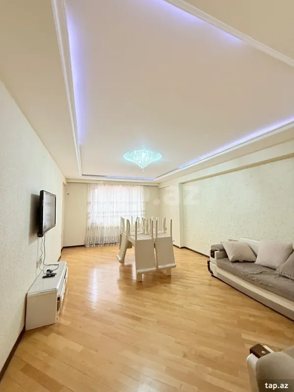 Satılır 3 otaqlı yeni tikili 110 m²