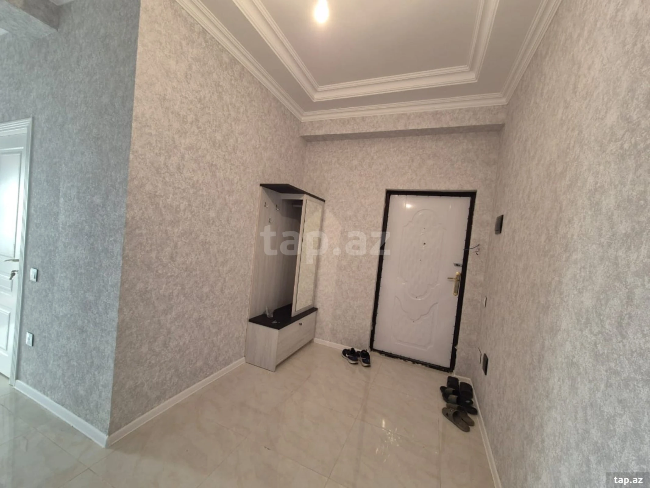 Kirayə verilir 2 otaqlı yeni tikili 76 m²