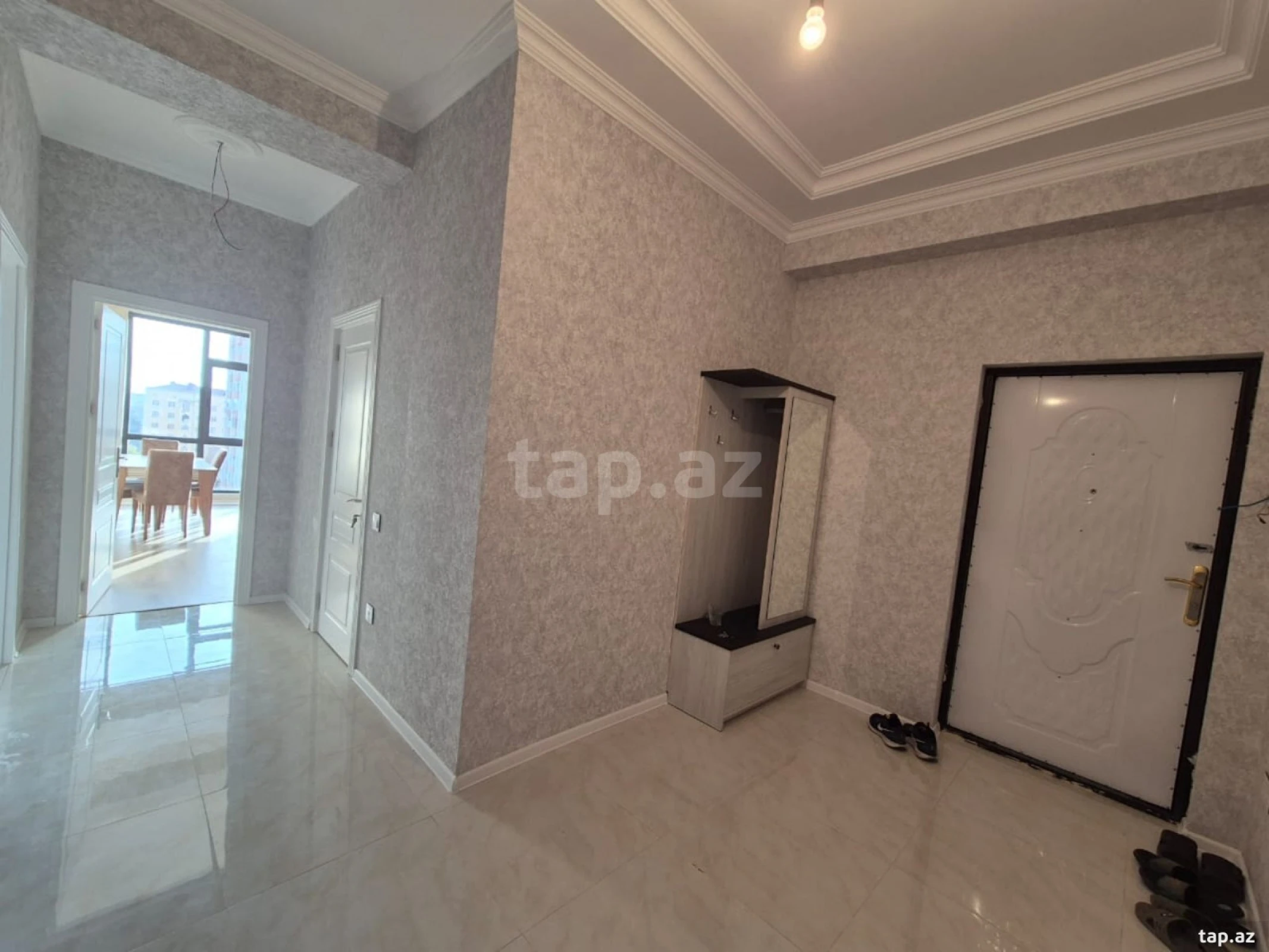 Kirayə verilir 2 otaqlı yeni tikili 76 m²