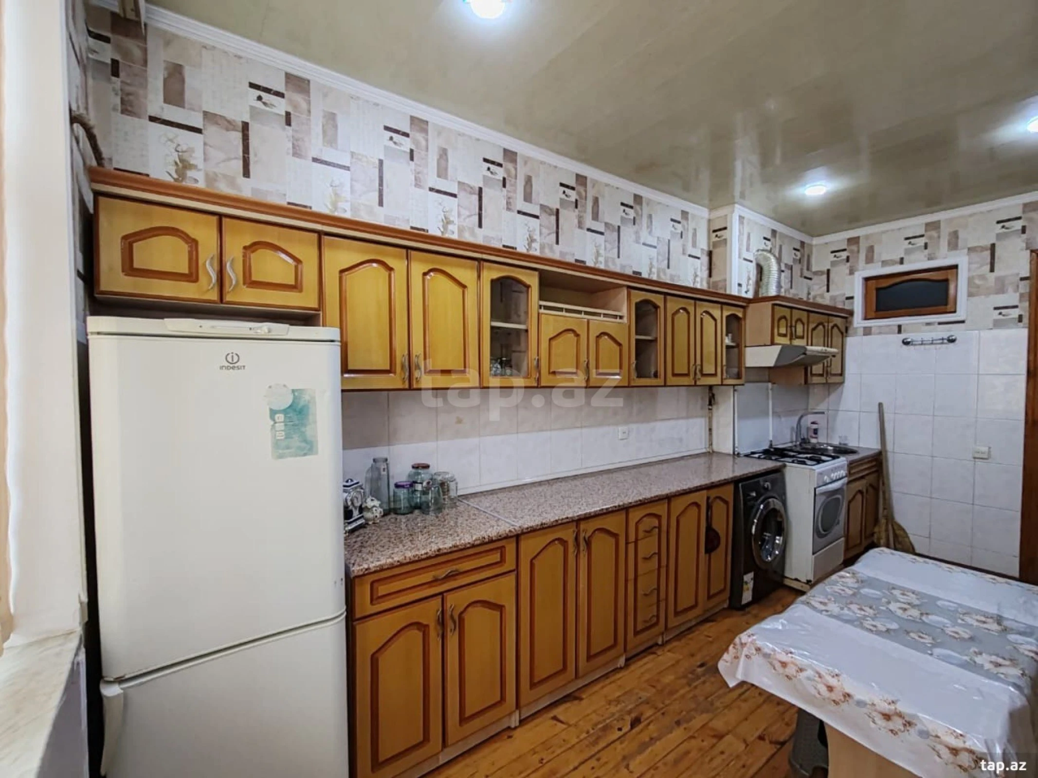 Kirayə verilir 3 otaqlı yeni tikili 100 m²