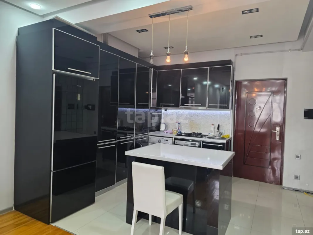 Kirayə verilir 2 otaqlı yeni tikili 70 m²