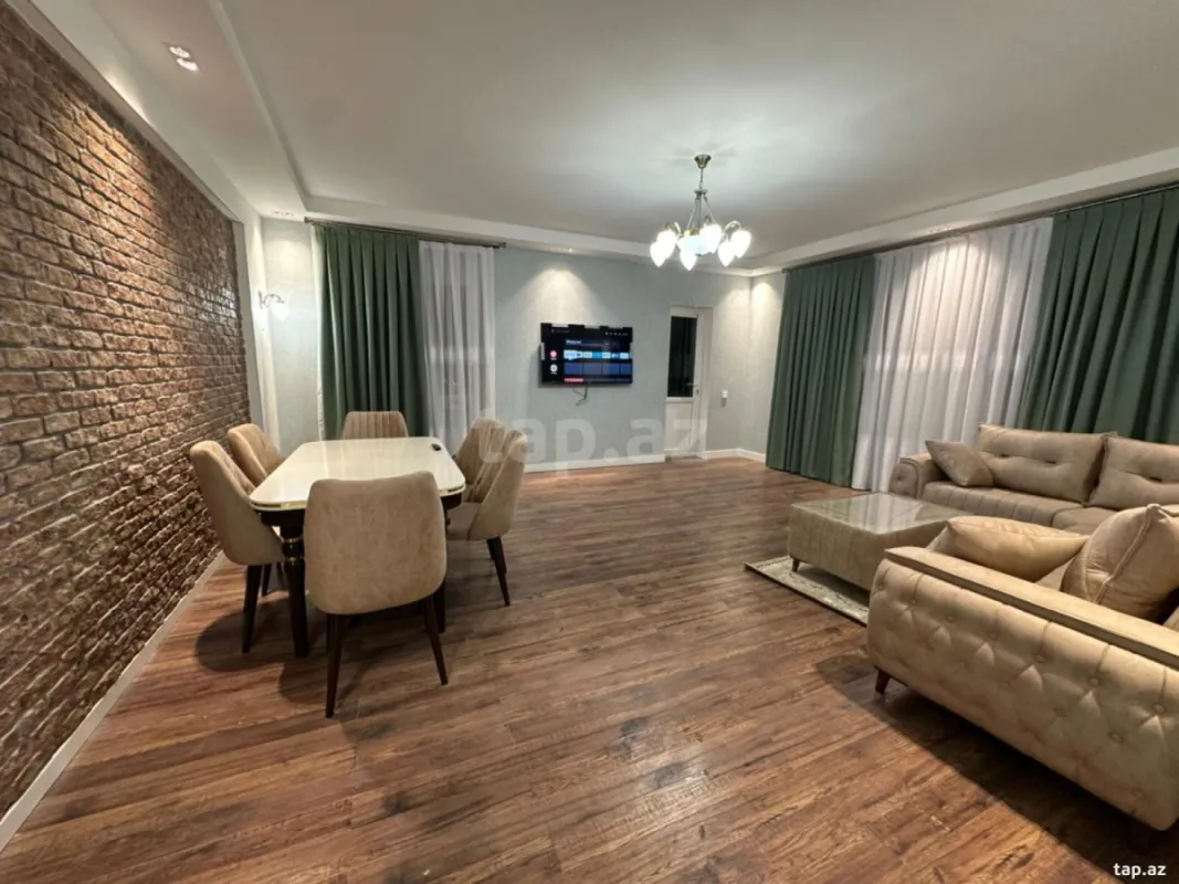 Kirayə verilir 3 otaqlı yeni tikili 144 m²