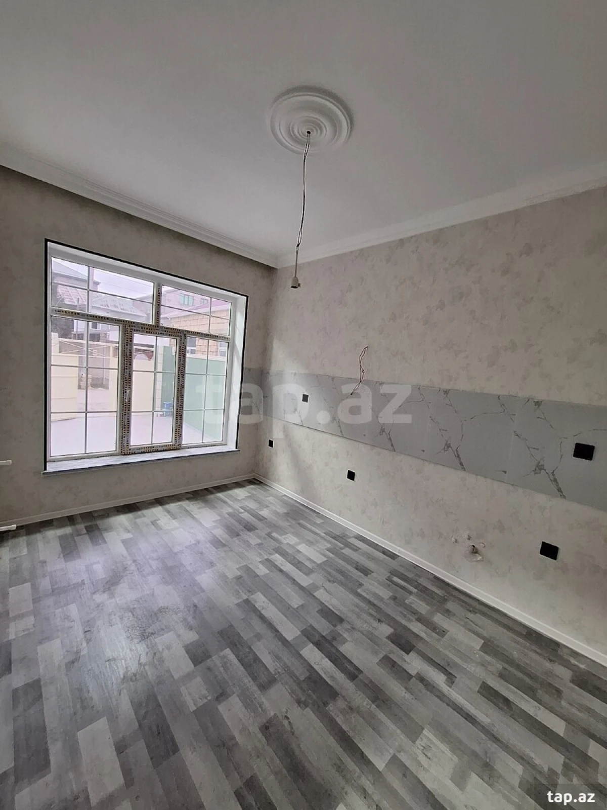 Satılır 5 otaqlı həyət evi 100 m²