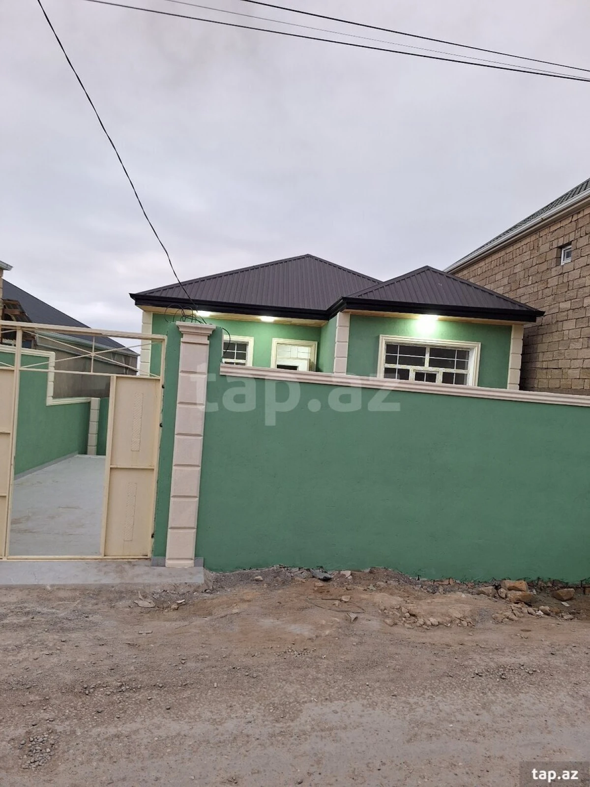 Satılır 5 otaqlı həyət evi 100 m²